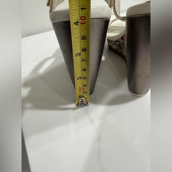 Coach Size 6.5 Women's Artistic Cream and Tan Wedges - Picture 11 of 13